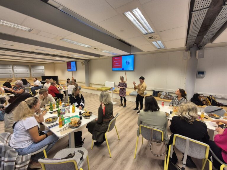 photo_5393298873377748370_y