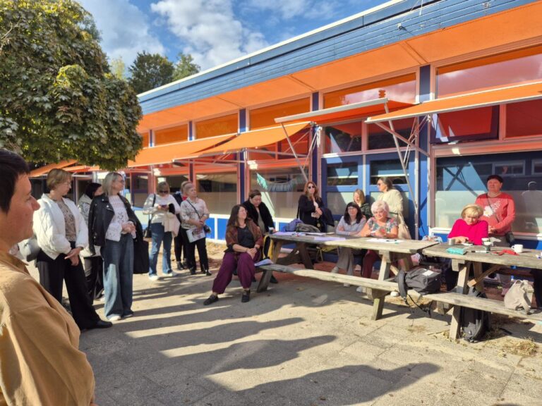 photo_5393298873377748371_y